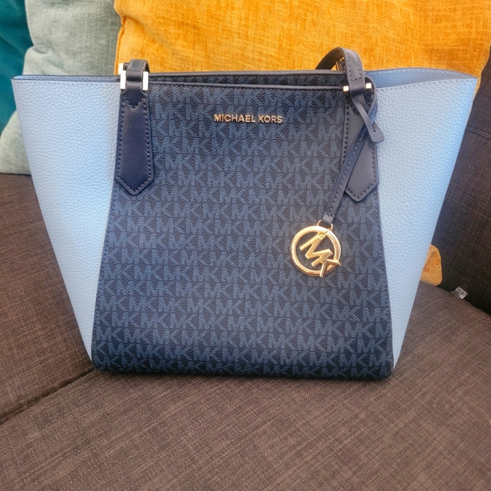 NWOT Lovely Michael Kors Tote Color Block Gold hardware